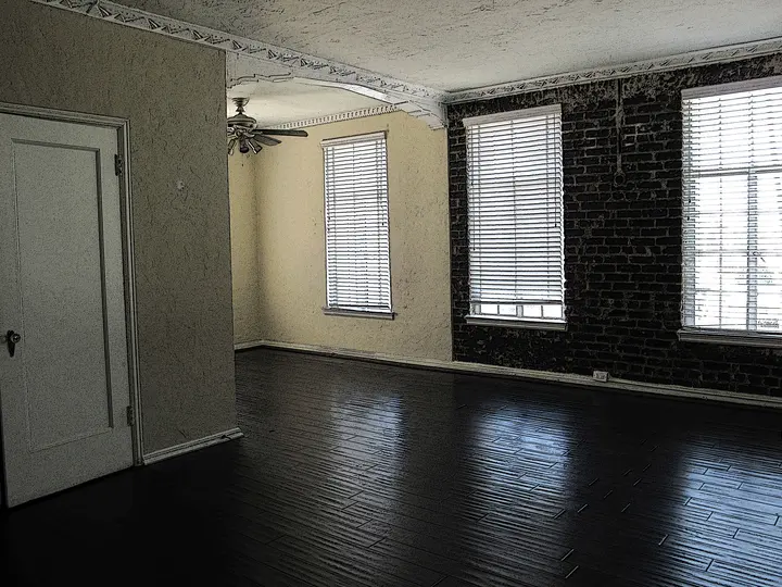 Empty apartment with hardwood floors — move-out cleaning by Ascent Cleaning Solutions